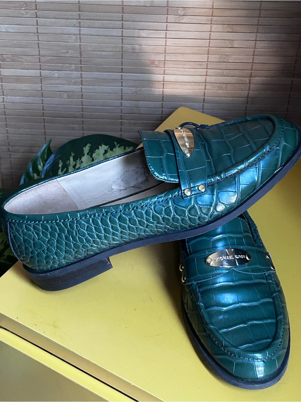 Michael Kors women’s 9 Green Croc-Embossed Leather Loafers - Picture 3 of 10